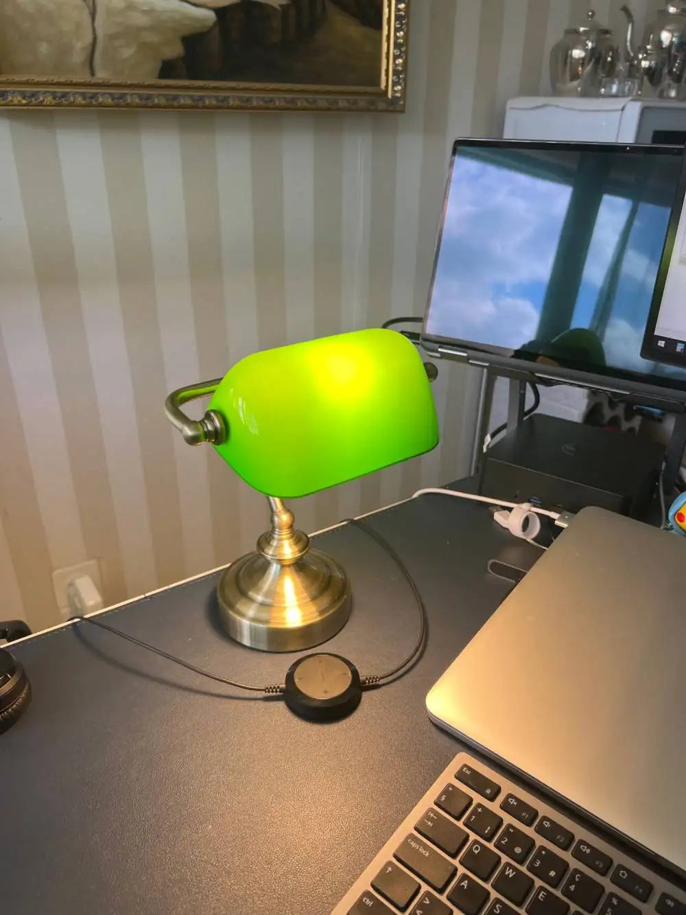 NostalGlow - Retro mini desk lamp
