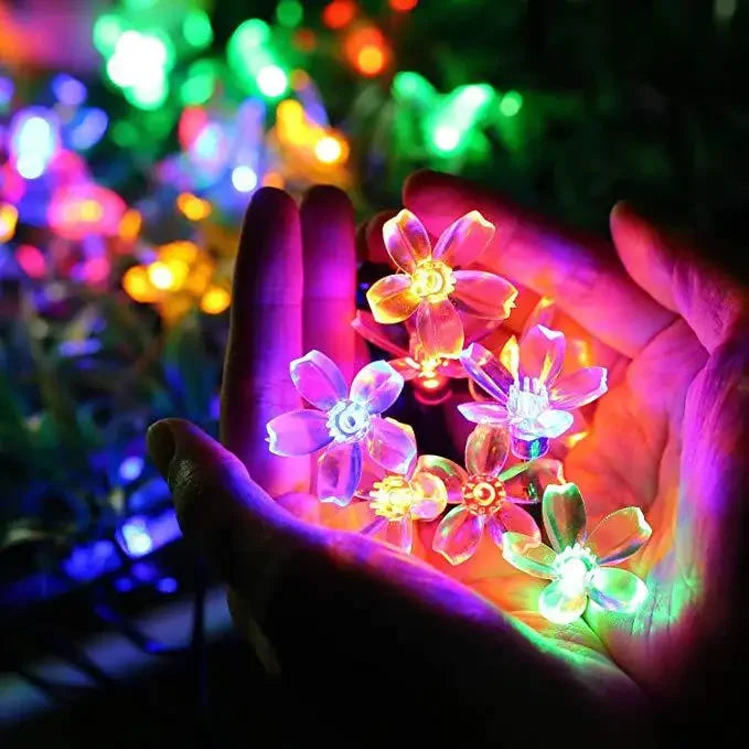 LumiBlossom - Solar garden flower light