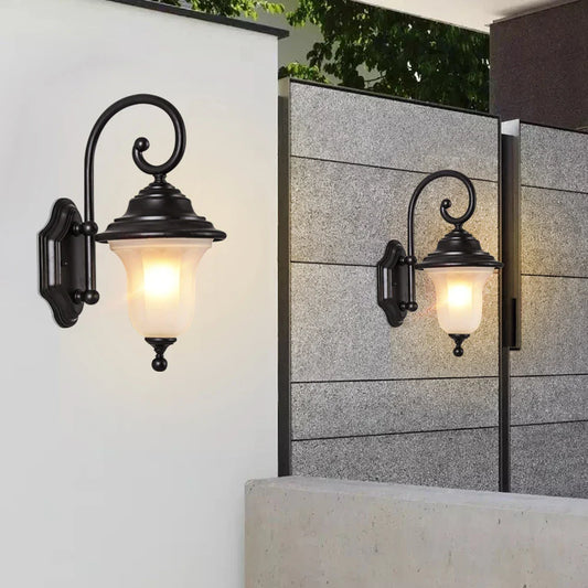 RetroRadiance - Retro porch light for outdoors