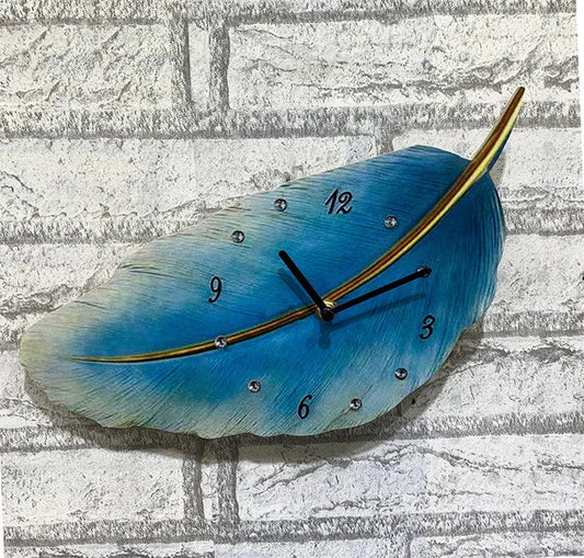 FeatherTime - Nordic leaf clock