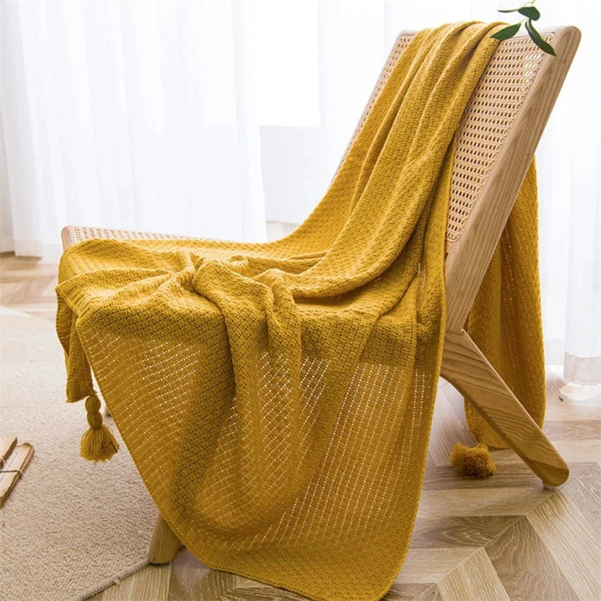 NordicKnit | Chunky knit blanket with tassels