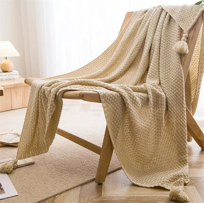 NordicKnit | Chunky knit blanket with tassels