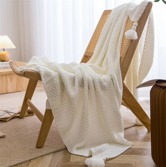 NordicKnit | Chunky knit blanket with tassels