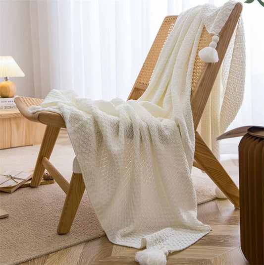 NordicKnit | Chunky knit blanket with tassels