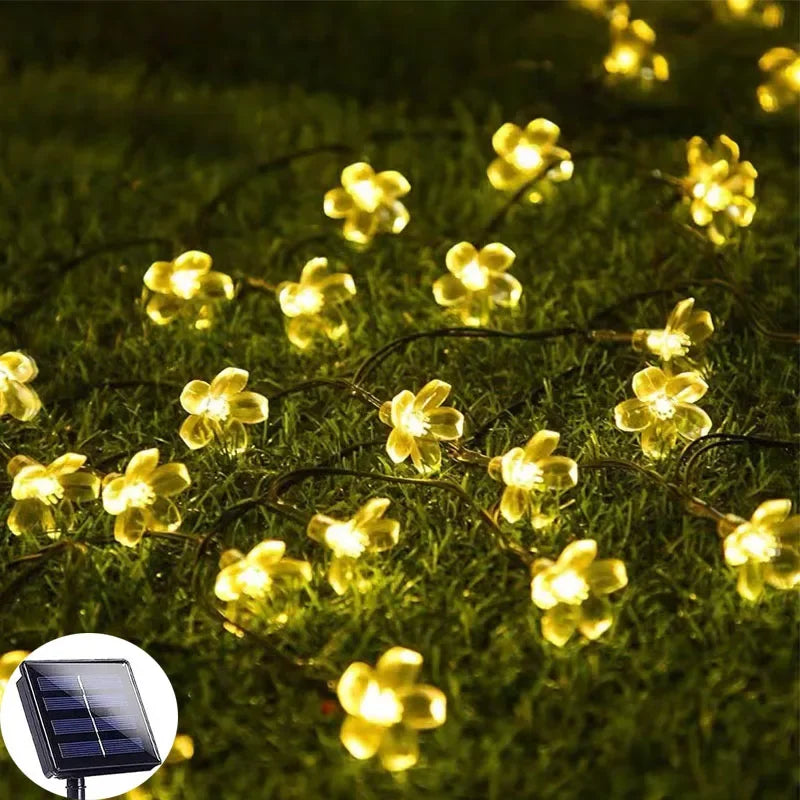 LumiBlossom - Solar garden flower light